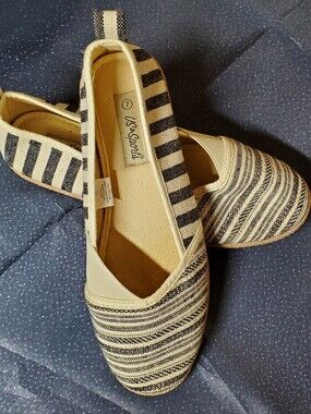 US Sports Black & Cream Striped Canvas Slip-On Espadrille Flats Size 7